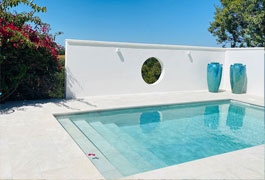 Piscina de agua blanca