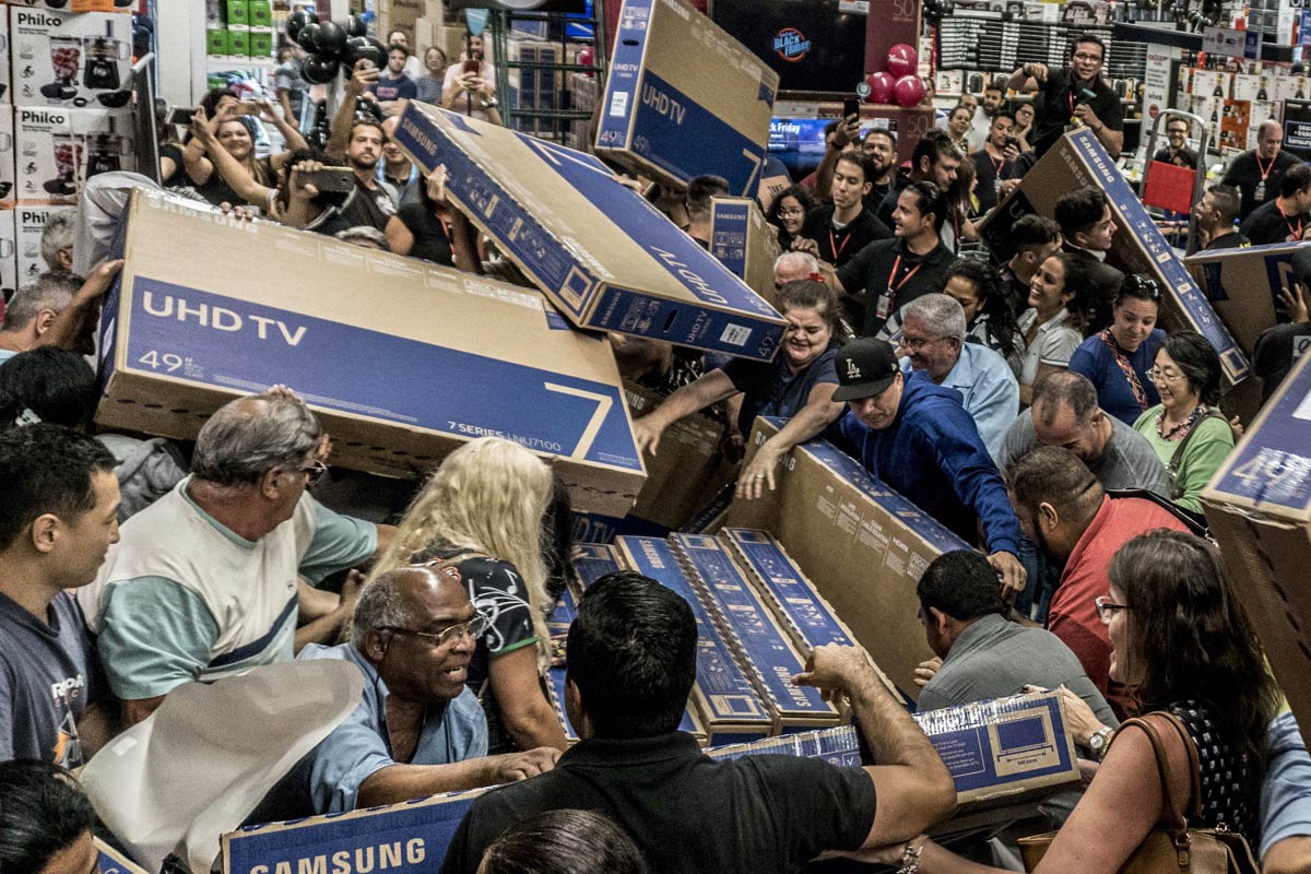 El Black Friday supone un gran riesgo para miles de personas que abarrotan las tiendas con los mejores descuentos.