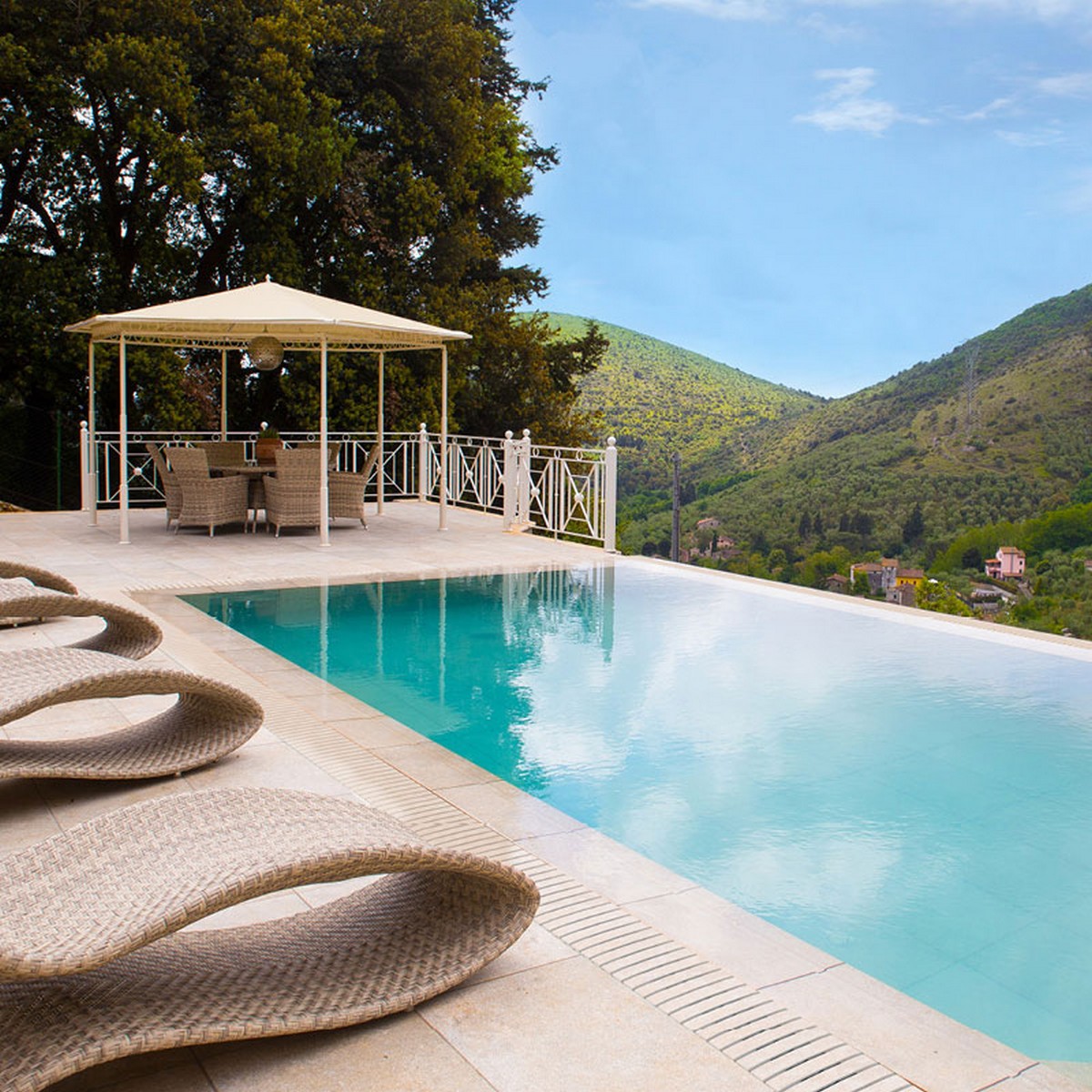 Fotografía de ambiente de la Bordes de piscina serie Mistery Sand